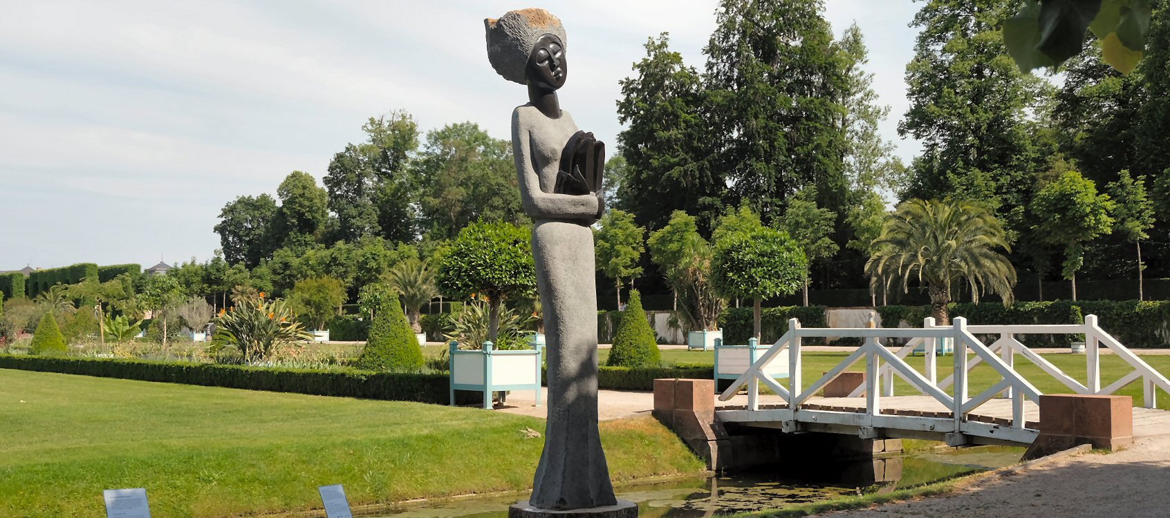 Schwetzinger Schlossgarten Chapungu Skulpturen aus Zimbabwe