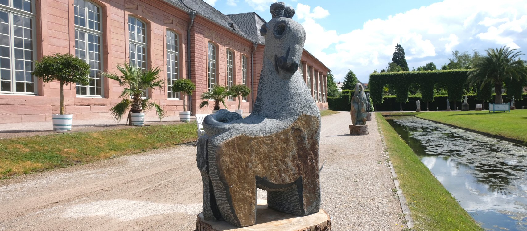 Schwetzinger Schlossgarten Chapungu Skulpturen aus Zimbabwe