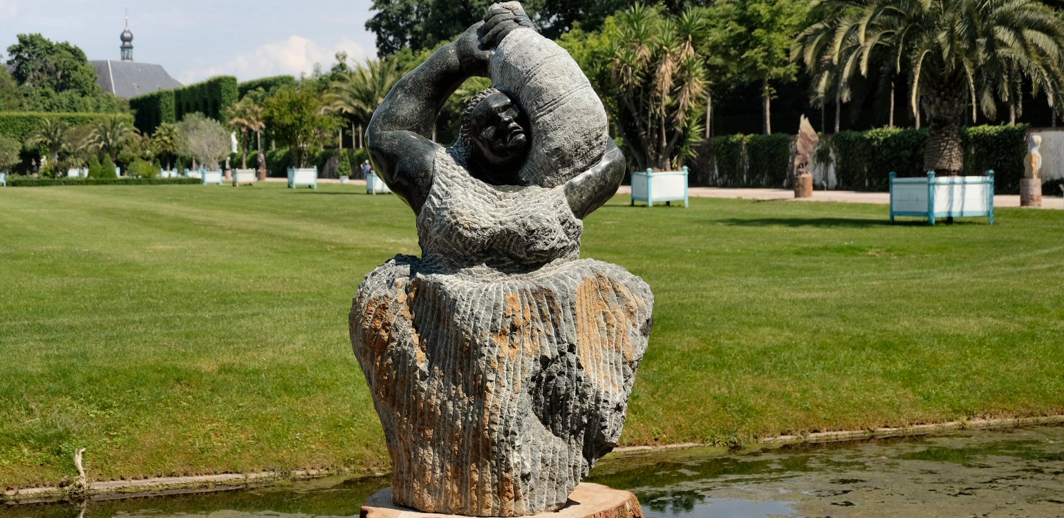 Schwetzinger Schlossgarten Chapungu Skulpturen aus Zimbabwe