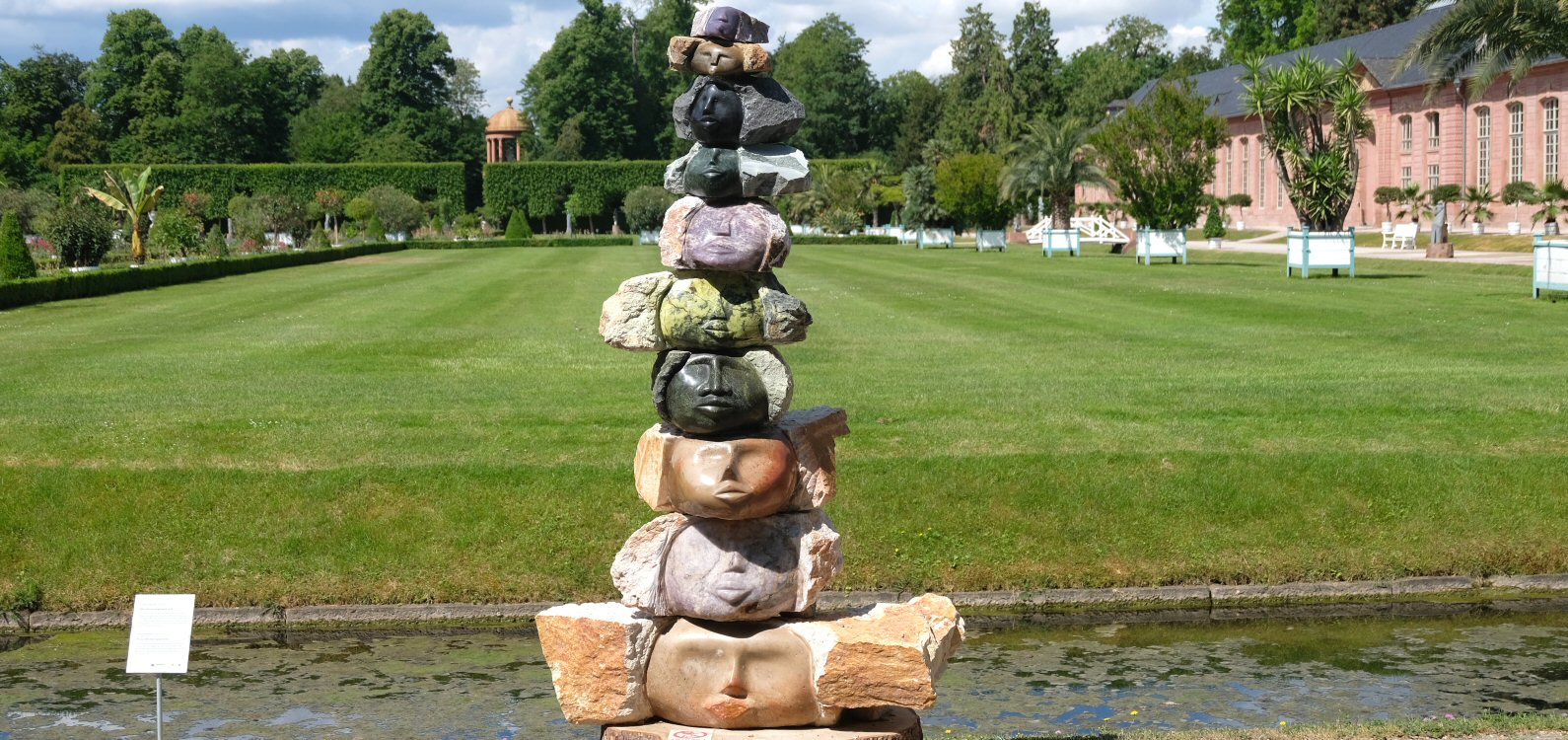 Schwetzinger Schlossgarten Chapungu Skulpturen aus Zimbabwe