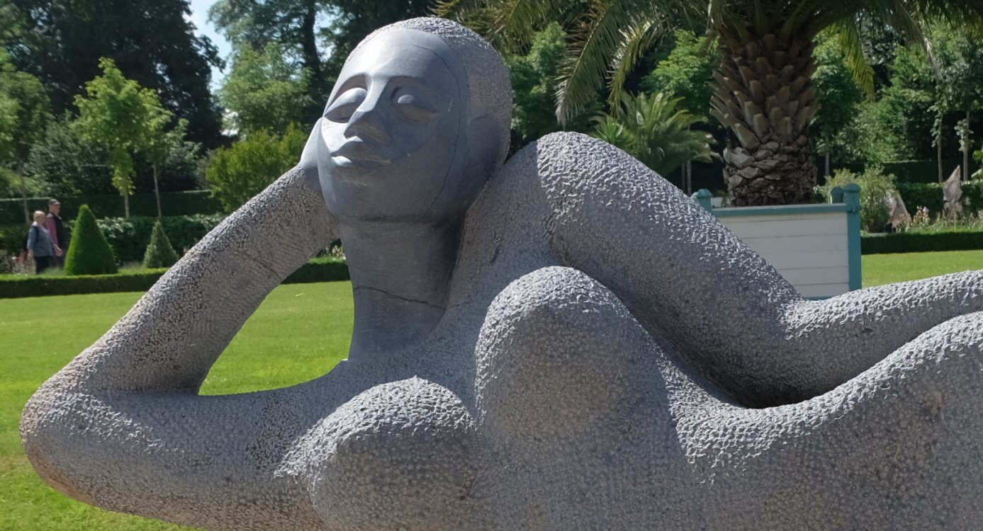 Schwetzinger Schlossgarten Chapungu Skulpturen aus Zimbabwe
