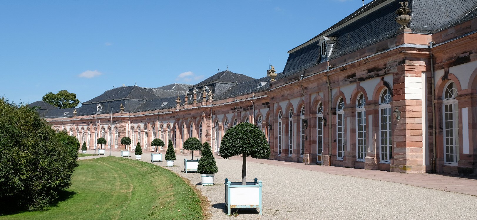 Schwetzinger Schlossgarten Zirkelgebäude