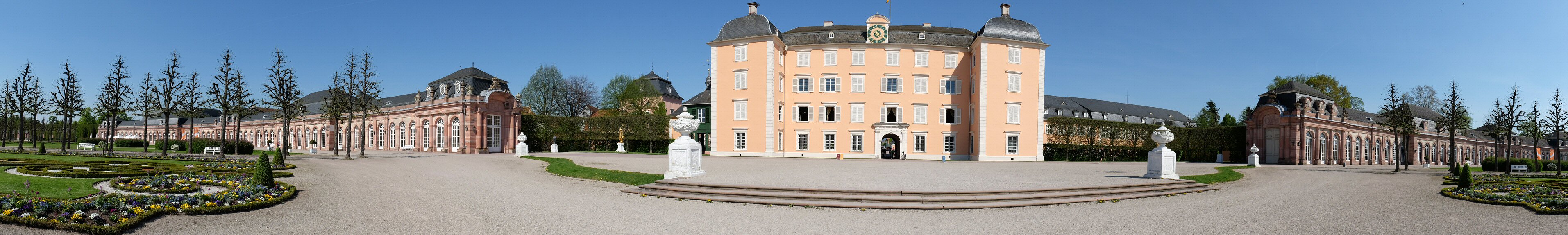 Schloss, Kreisparterre und Arionbrunnen